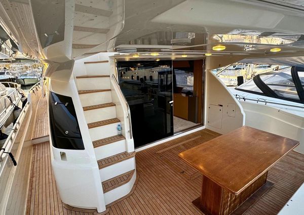 Ferretti Yachts 750 image