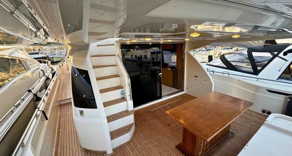 Ferretti Yachts 750 image