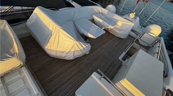 Ferretti Yachts 750 image