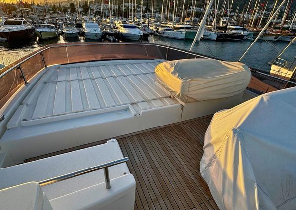 Ferretti Yachts 750 image