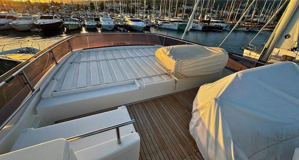 Ferretti Yachts 750 image