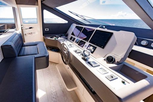 Ferretti Yachts 750 image