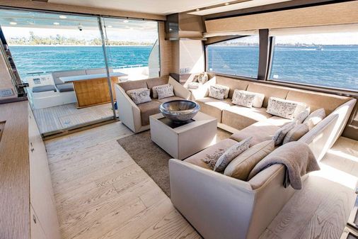 Ferretti Yachts 750 image