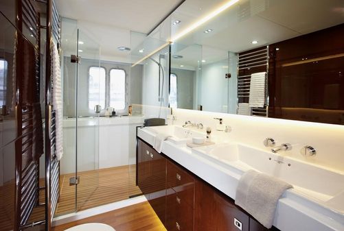 Princess Yachts 72 image