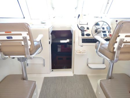 Mainship 30 Pilot II Sedan image