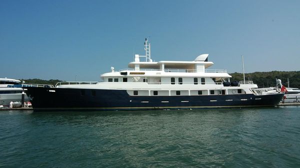 Custom Luxury Expedition Yacht 