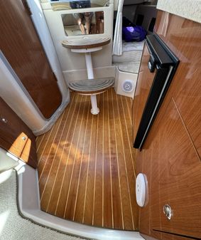 Regal 3060 Express Cruiser image