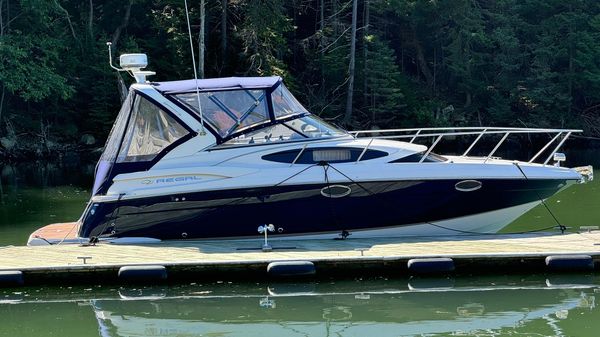 Regal 3060 Express Cruiser 