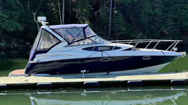 Regal 3060 Express Cruiser