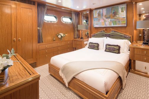 Feadship Displacement Motoryacht image