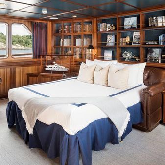 Feadship Displacement Motoryacht image