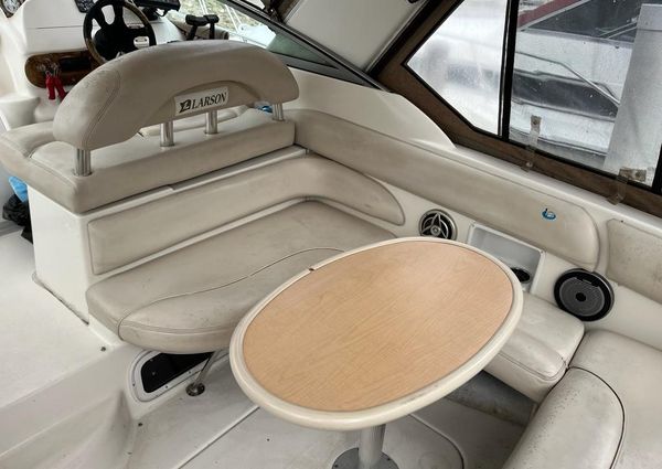 Larson CABRIO-310-MID-CABIN image