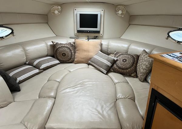 Larson Cabrio 310 Mid-Cabin image