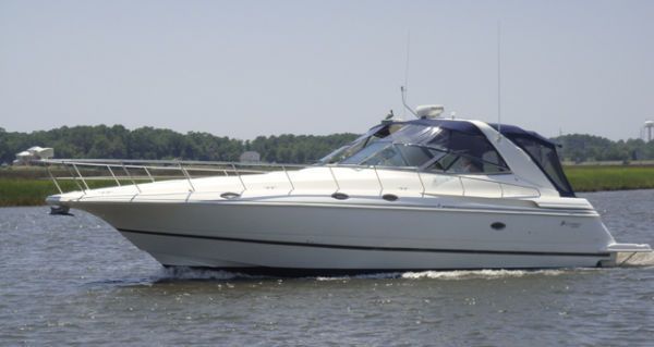 Cruisers Yachts 4270 Express 