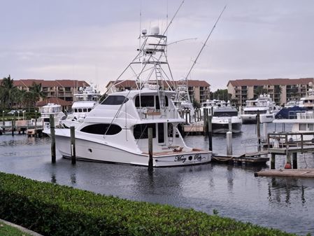 Hatteras 68 Convertible image