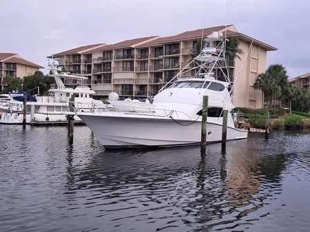 Hatteras 68 Convertible image