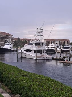 Hatteras 68 Convertible image