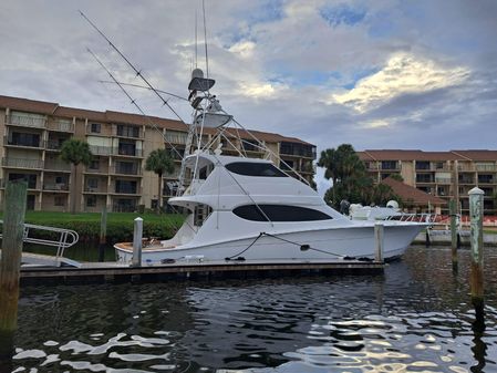 Hatteras 68 Convertible image