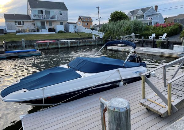 Sea-ray 240-SUNDECK-OUTBOARD image