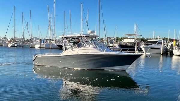 Grady-White 330 Express 