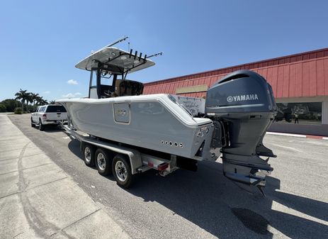 Sea Hunt Gamefish 30 Forward Seating image