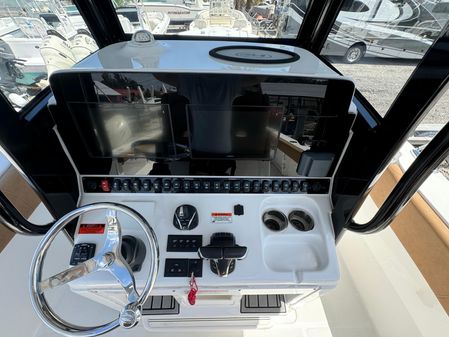 Sea Hunt Gamefish 30 Forward Seating image