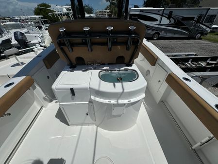 Sea Hunt Gamefish 30 Forward Seating image