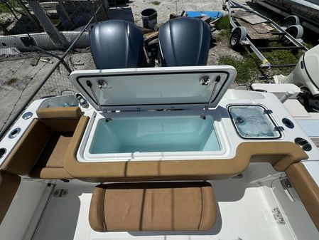 Sea Hunt Gamefish 30 Forward Seating image