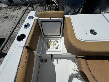 Sea Hunt Gamefish 30 Forward Seating image