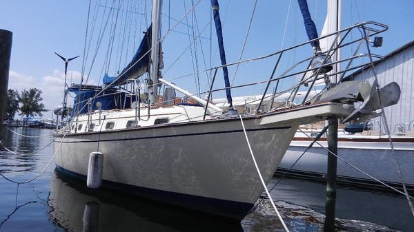 Island Packet 45