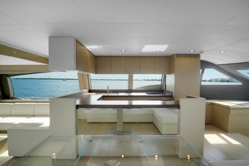 Ferretti Yachts 700 image