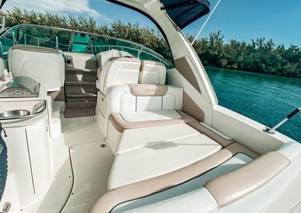 Sea Ray 330 Sundancer image