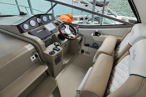 Sea Ray 330 Sundancer image