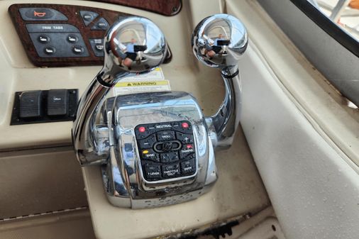 Sea Ray 330 Sundancer image