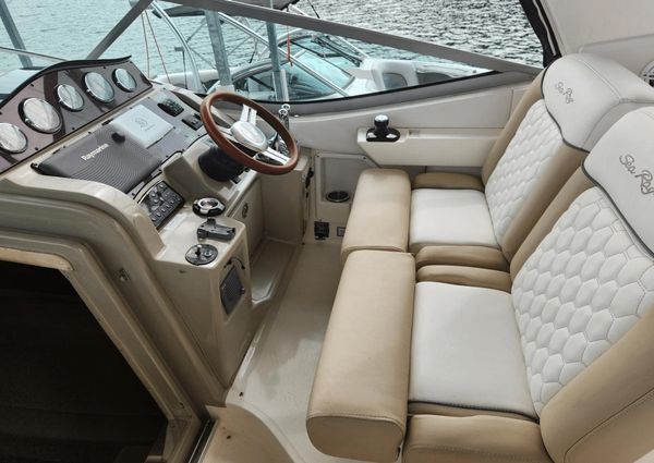 Sea Ray 330 Sundancer image