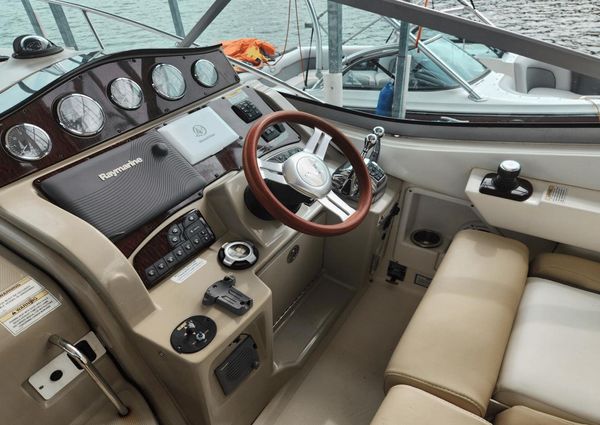 Sea Ray 330 Sundancer image