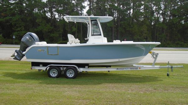 Sea Hunt Ultra 239 SE