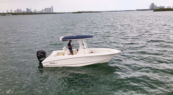 Boston Whaler 220 Outrage image