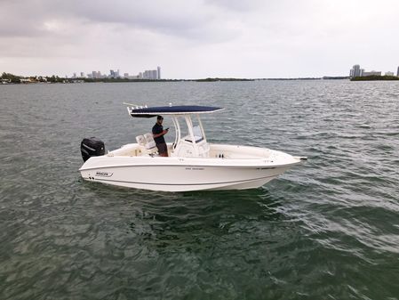 Boston Whaler 220 Outrage image