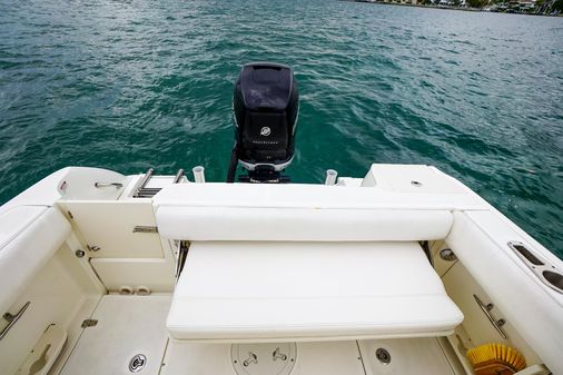 Boston Whaler 220 Outrage image