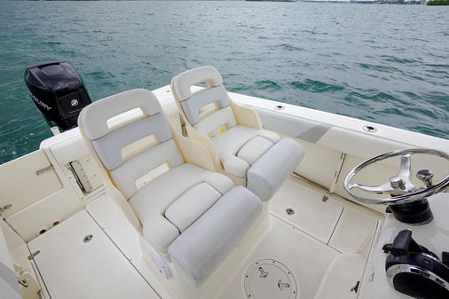 Boston Whaler 220 Outrage image