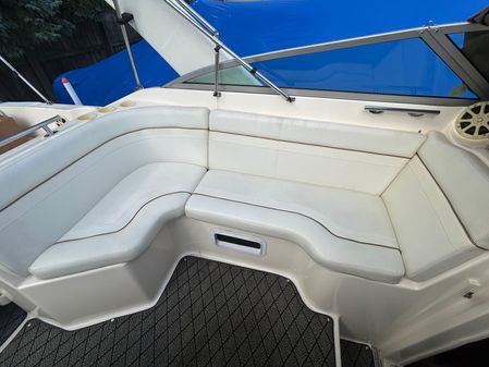 Rinker Fiesta Vee 270 image