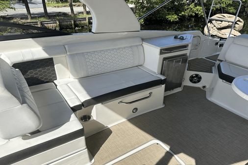 Sea Ray 290 SDX OUTBOARD image