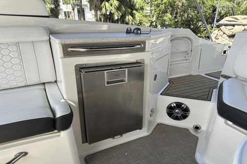 Sea Ray 290 SDX OUTBOARD image