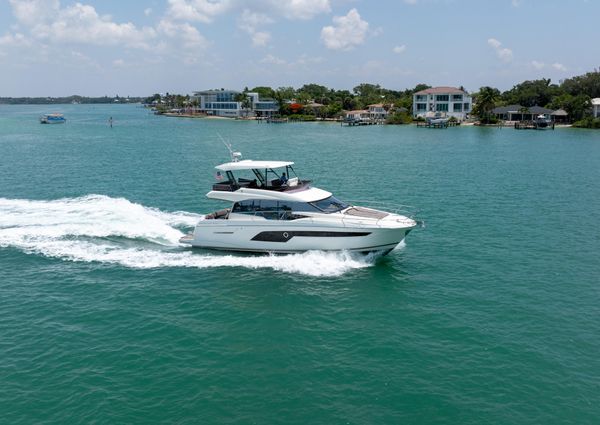 Prestige 520-FLYBRIDGE image