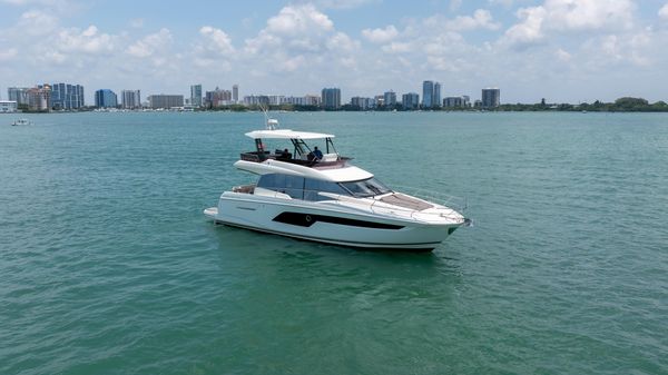 Prestige 520-FLYBRIDGE image