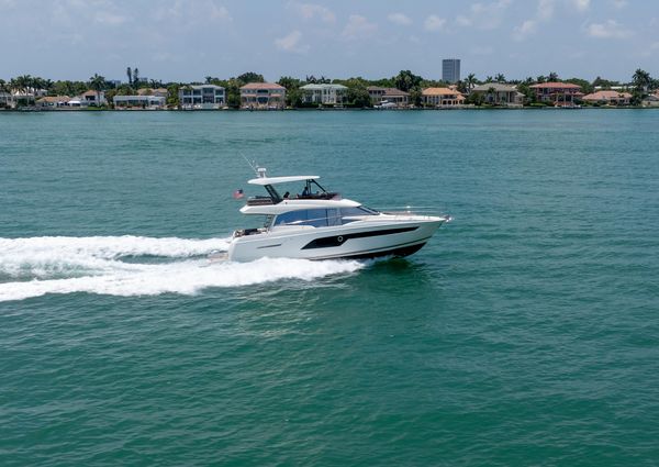 Prestige 520-FLYBRIDGE image