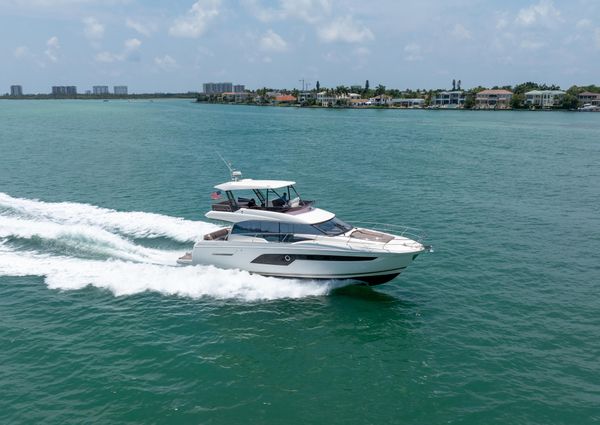 Prestige 520-FLYBRIDGE image