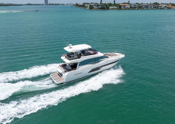 Prestige 520-FLYBRIDGE image