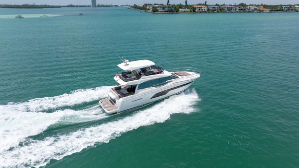 Prestige 520 Flybridge image